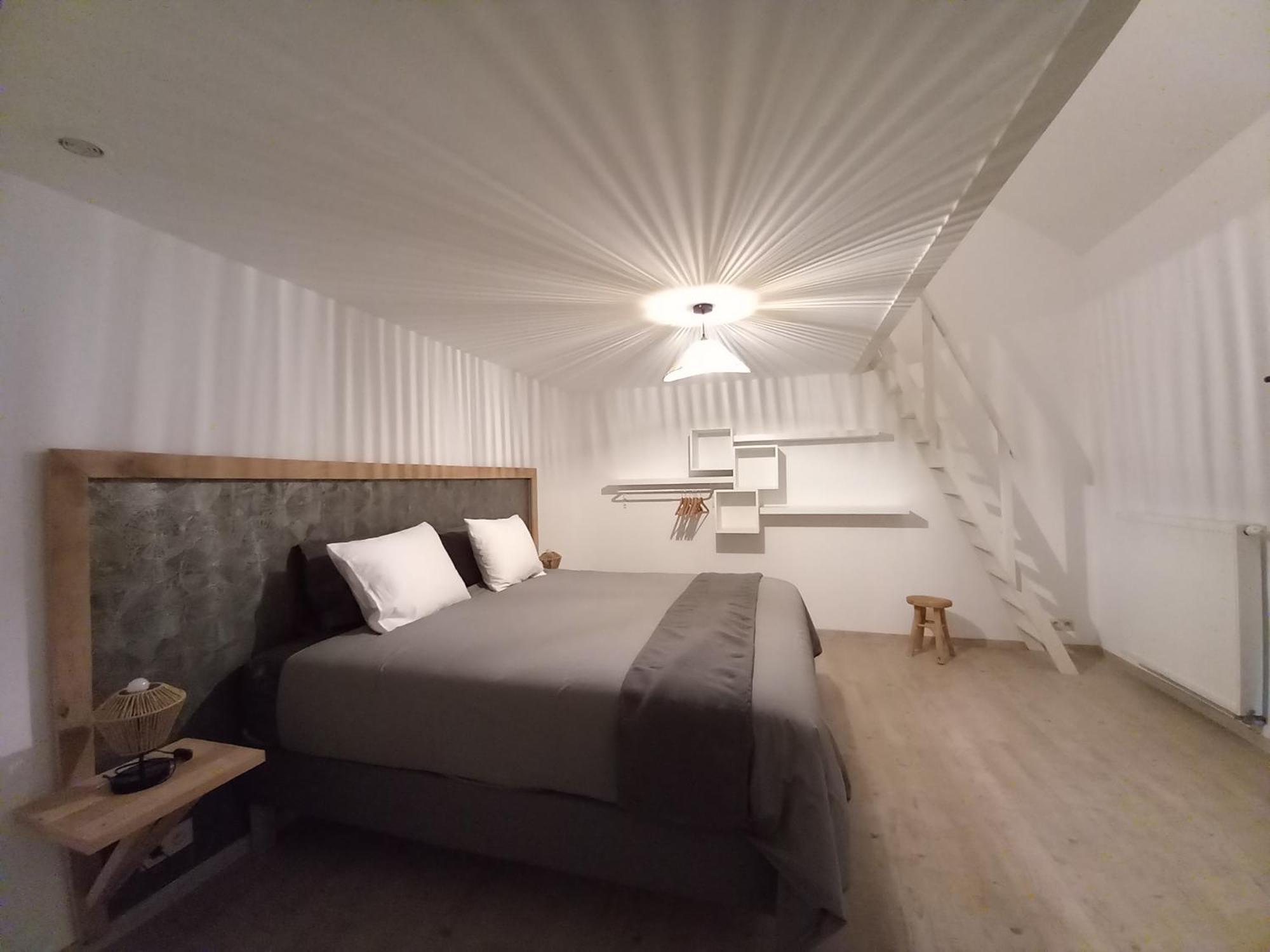 Les Hauts De Meez ディナン 部屋 写真