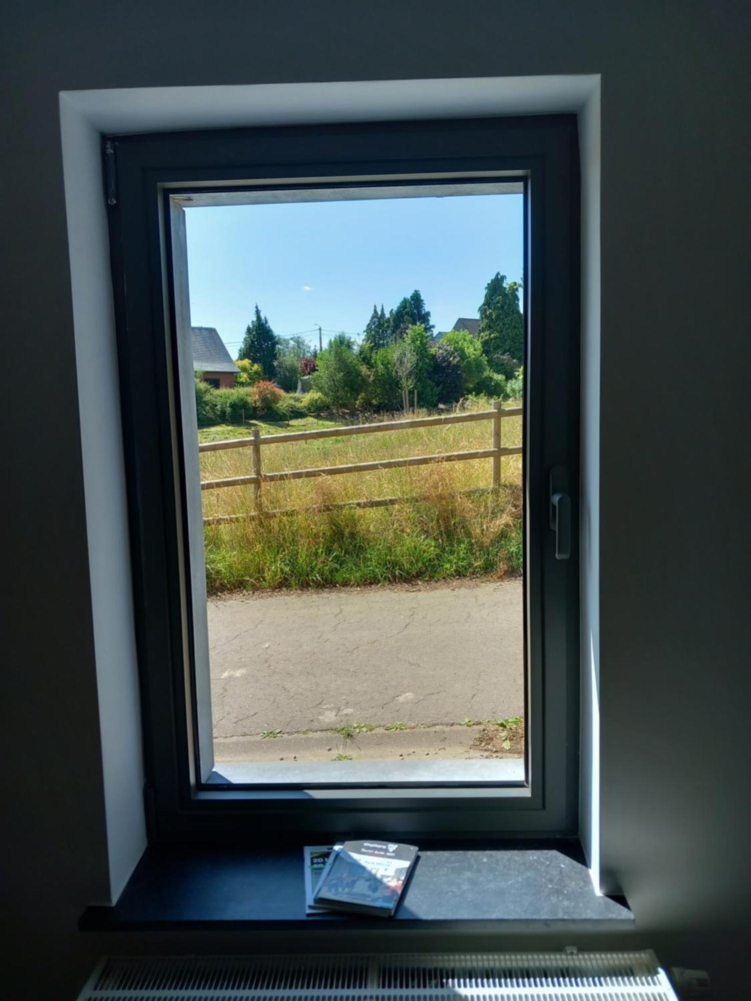 Les Hauts De Meez ディナン 部屋 写真